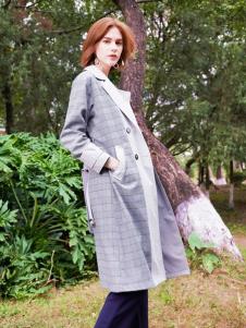 2019樊羽女装格纹外套