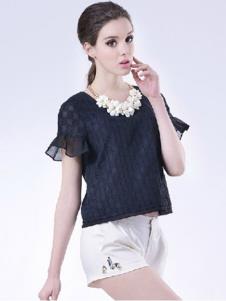 千羽斐女装