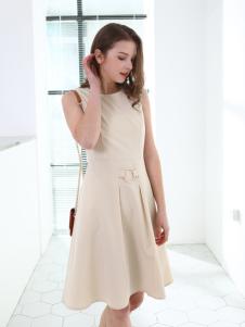 佳简衬橱女装杏色百褶连衣裙