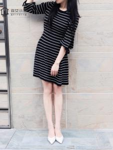 森女小屋新款黑白条纹连衣裙