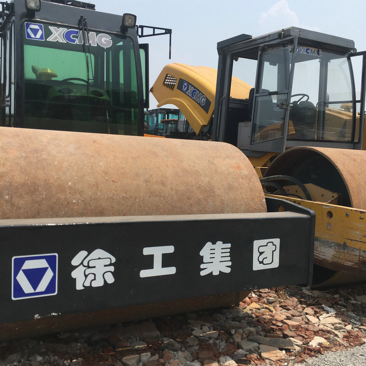 普洱徐工压路机九成新车子