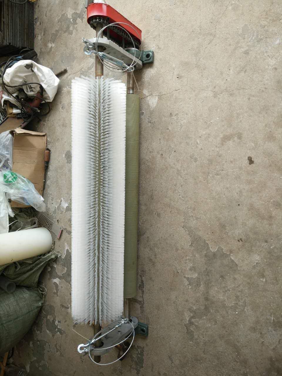 供应GSQ电动滚刷式皮带清扫器